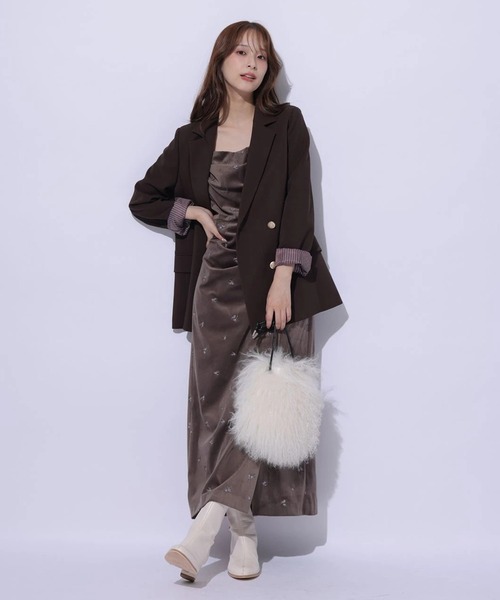 Mystrada(マイストラーダ)の「ベロア刺繍キャミワンピース(ワンピース・レディース・チャコールグレー/モカ・38/36)」の11枚目の写真