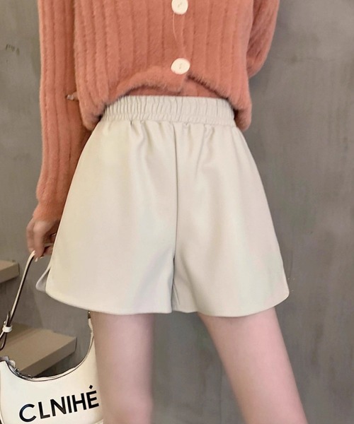 meJane（ミージェーン）の「イージーウエスト 合皮ショートパンツ（その他パンツ・レディース・ブラウン/アイボリー/ブラック・L/M）」の2枚目の写真