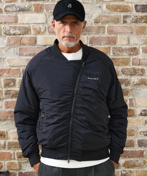 Maison code 13(メゾンコードサーティーン)の「mj11801- Asymmetric Nylon MA1 ナイロンMA-1ジャケット(M26W-07)(MA-1・メンズ・ブラック/カーキ・S/M/L)」の2枚目の写真