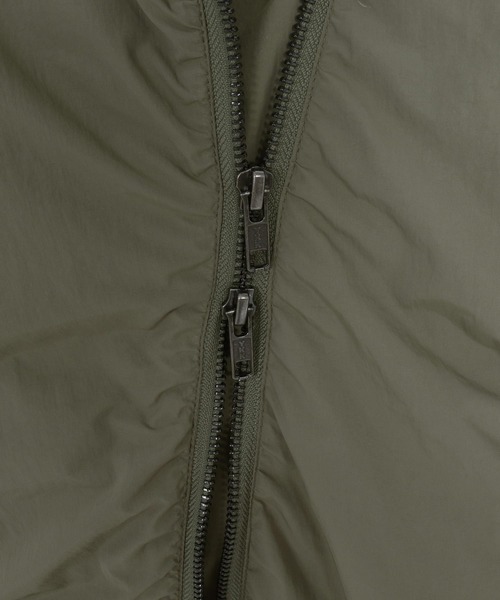 Maison code 13(メゾンコードサーティーン)の「mj11801- Asymmetric Nylon MA1 ナイロンMA-1ジャケット(M26W-07)(MA-1・メンズ・ブラック/カーキ・S/M/L)」の22枚目の写真
