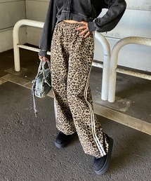 サイドライン柄ワイドパンツ