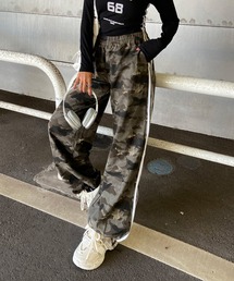 サイドライン柄ワイドパンツ