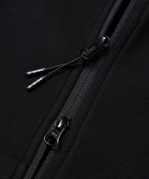 NEW ERA(ニューエラ)の「【NEW ERA】テック スウェット フルジップ フーディー Emboss Logo ゴルフ / 3カラー(パーカー・メンズ・オートミール/ダークグレー/ブラック・L/M)」の4枚目の写真