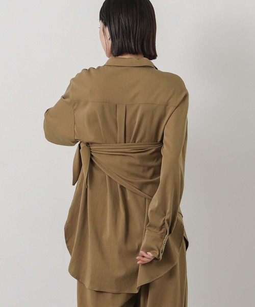 Gready Brilliant(グレディブリリアン)の「スカーフ付きシャツ(シャツ/ブラウス・レディース・キャメル/アイボリー・38)」の18枚目の写真