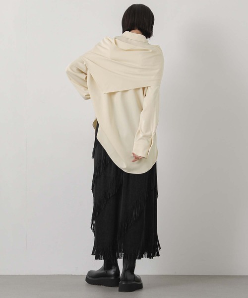 Gready Brilliant(グレディブリリアン)の「スカーフ付きシャツ(シャツ/ブラウス・レディース・キャメル/アイボリー・38)」の6枚目の写真