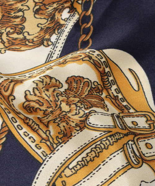 WEGO(ウィゴー)の「WEGO/チェーンガラスカーフ(バンダナ/スカーフ・レディース・ネイビー/ベージュ/レッド・FREE)」の5枚目の写真