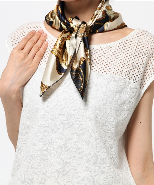 WEGO(ウィゴー)の「WEGO/チェーンガラスカーフ(バンダナ/スカーフ・レディース・ネイビー/ベージュ/レッド・FREE)」の7枚目の写真