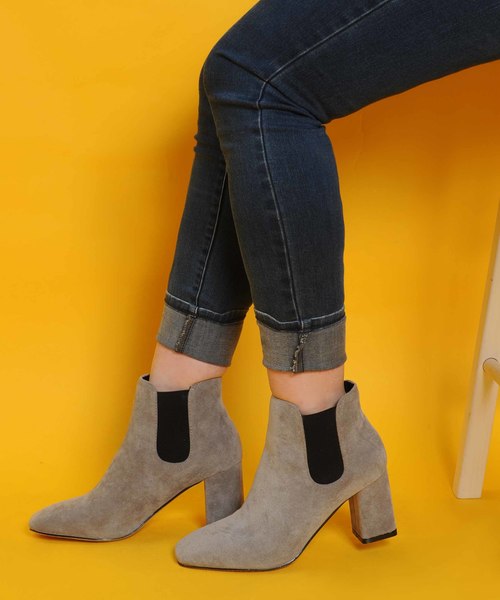 PLAIN CLOTHING（プレーンクロージング）の「サイドゴアブーティー【SELECTED FOR PLAIN CLOTHING】　（ブーツ・レディース・ベージュ/グレー/ブラック・39/37/36/35/38）」の2枚目の写真