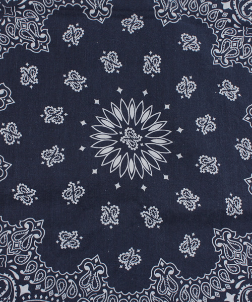 BEAMS BOY（ビームスボーイ）の「CAROLINA / バンダナスカーフ（バンダナ/スカーフ・レディース・ブラック/ネイビー/レッド/サックスブルー・ONE SIZE）」の8枚目の写真