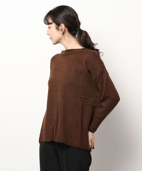 The Virgnia（ザ ヴァージニア）の「ボートネックバックタック入りニット（ニット/セーター・レディース・サックスブルー/ブラウン/ボルドー/ラベンダー・FREE）」の2枚目の写真