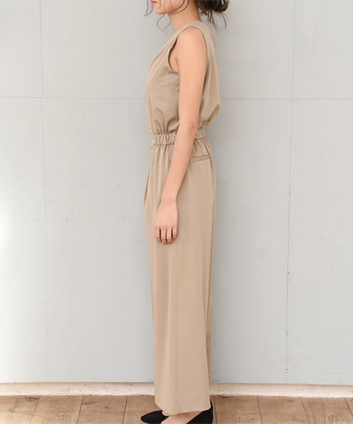 Luz Llena (philter)(ラズレナ フィルター)の「ワイドパンツサロペット(つなぎ/オールインワン・レディース・ブラック/グレイッシュベージュ/ネイビー・MEDIUM)」の4枚目の写真