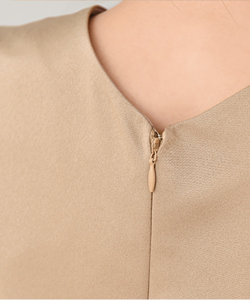 Luz Llena (philter)(ラズレナ フィルター)の「ワイドパンツサロペット(つなぎ/オールインワン・レディース・ブラック/グレイッシュベージュ/ネイビー・MEDIUM)」の7枚目の写真