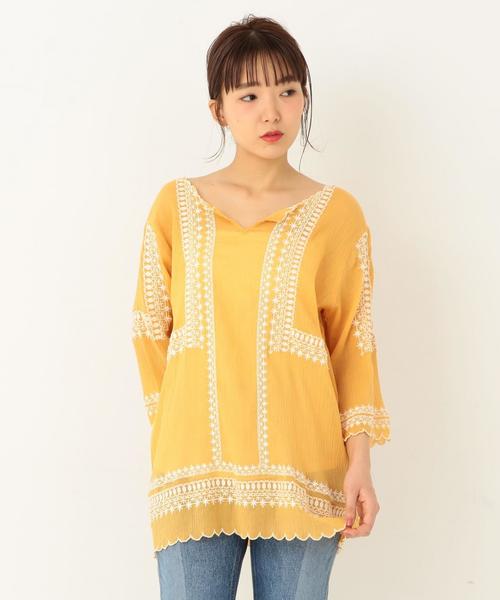 Another Edition(アナザーエディション)の「クレープ刺繍チュニック ◆(シャツ/ブラウス・レディース・ホワイト/イエロー/ピンク・フリー)」の1枚目の写真