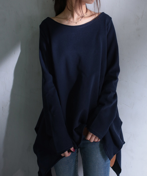 antiqua(アンティカ)の「裾デザインカットオフトップス(スウェット・レディース・ライトグレー/ネイビー・M)」の2枚目の写真