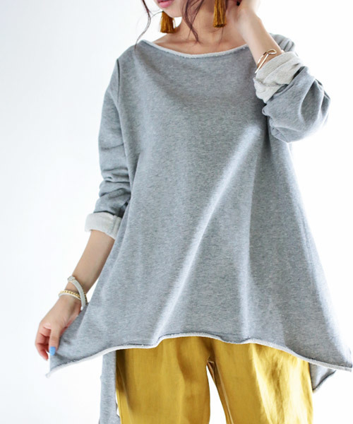 antiqua(アンティカ)の「裾デザインカットオフトップス(スウェット・レディース・ライトグレー/ネイビー・M)」の3枚目の写真