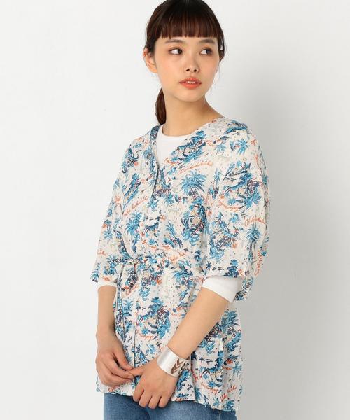 Another Edition（アナザーエディション）の「ALOHAプリントノーカラーシャツ（シャツ/ブラウス・レディース・オフホワイト/ネイビー・FREE）」の5枚目の写真