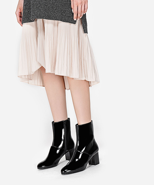 CHARLES & KEITH(チャールズ & キース)の「コントラストパネルブーツ / CONTRAST PANEL BOOTS(ブーツ・レディース・ブラウン/ネイビー/ブラック・23.5cm/23cm/24cm)」の16枚目の写真