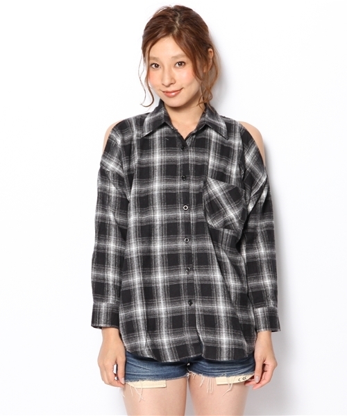 WEGO(ウィゴー)の「WEGO/オープンショルダーチェックシャツ(シャツ/ブラウス・レディース・ブラック/レッド・FREE)」の3枚目の写真