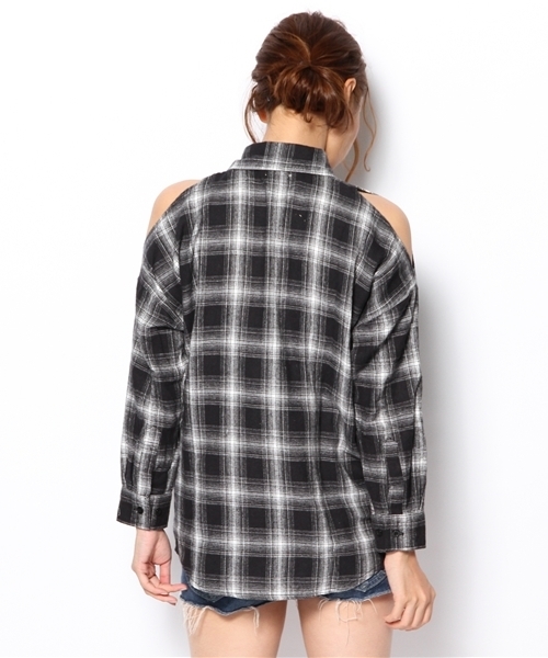 WEGO(ウィゴー)の「WEGO/オープンショルダーチェックシャツ(シャツ/ブラウス・レディース・ブラック/レッド・FREE)」の5枚目の写真