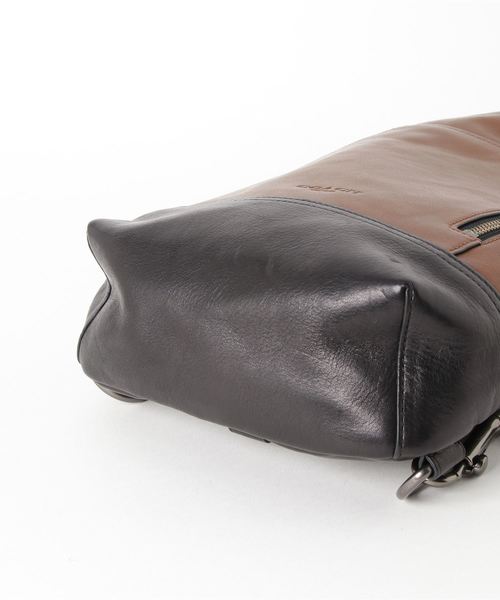 コーチCOACHマンハッタンスリングパックレザー ショルダーバッグメンズ COACH（コーチ）の「【コーチ】マンハッタン スリング パック