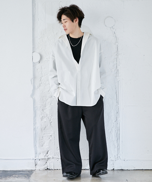 kutir（クティール）の「バックプリントビッグシャツ（シャツ/ブラウス・メンズ・ブラック/ホワイト・MEDIUM/LARGE）」の3枚目の写真