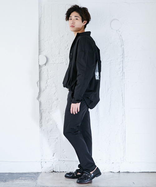 kutir（クティール）の「バックプリントビッグシャツ（シャツ/ブラウス・メンズ・ブラック/ホワイト・MEDIUM/LARGE）」の14枚目の写真