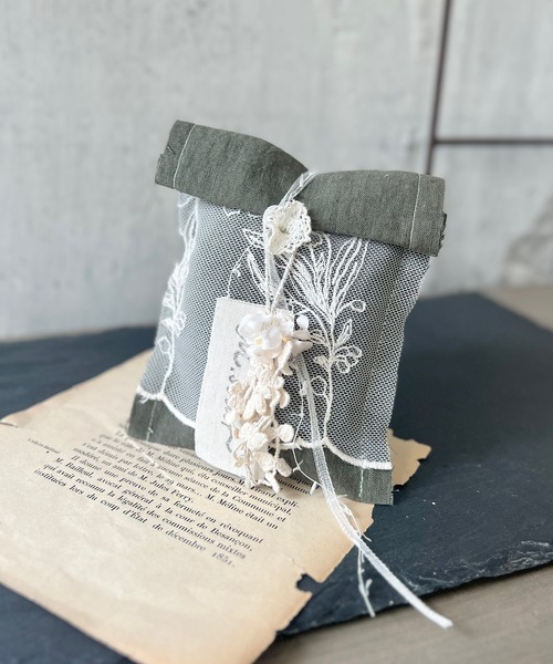 m.soeur（エムスール）の「スズランレースのギフト袋（小）（ラッピングキット・レディース・ホワイト/ダークグリーン・FREE）」の2枚目の写真