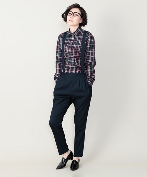 ELFORBR（エルフォーブル）の「テンセルサスペンダータックパンツ（その他パンツ・レディース・ネイビー/インディゴブルー/ブラック・38/36）」の2枚目の写真