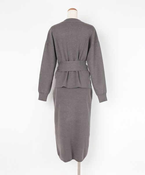 UR'S（ユアーズ）の「ﾘﾎﾞﾝ付ﾆｯﾄ×ﾀｲﾄｽｶｰﾄｾｯﾄｱｯﾌﾟ（アンサンブル・レディース・ブラウン/ブラック/ライトベージュ/チャコール/ネイビー・S/M/L）」の21枚目の写真