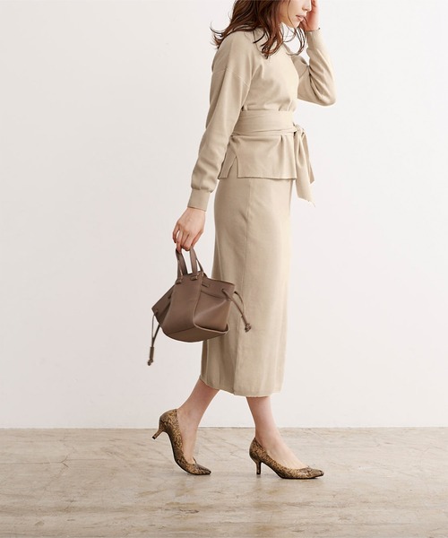 UR'S（ユアーズ）の「ﾘﾎﾞﾝ付ﾆｯﾄ×ﾀｲﾄｽｶｰﾄｾｯﾄｱｯﾌﾟ（アンサンブル・レディース・ブラウン/ブラック/ライトベージュ/チャコール/ネイビー・S/M/L）」の13枚目の写真