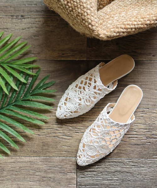 SESTO（セスト）の「ストローレース編みのスリッパフラットサンダル（サンダル・レディース・ベージュ/ブラック/ホワイト・3L/S/M/LL/L）」の2枚目の写真