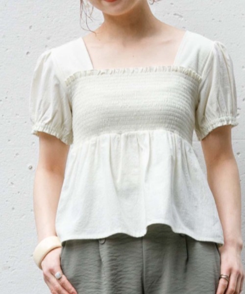 flower（フラワー）の「サマーフラワーズトップ（シャツ/ブラウス・レディース・アイボリー/ラベンダー・FREE）」の2枚目の写真