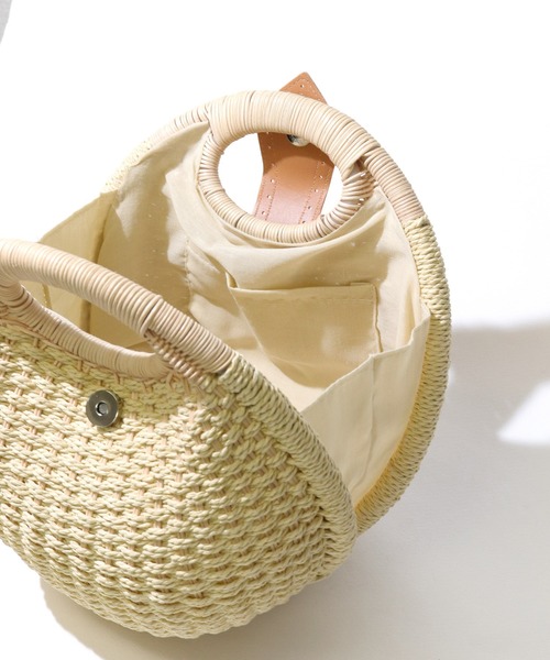 florist(フローリスト)の「ころんと丸い雑材カゴバッグ(ハンドバッグ・レディース・ホワイト/レッド/パープル/ブラウン/カーキ/ベージュ・FREE)」の10枚目の写真
