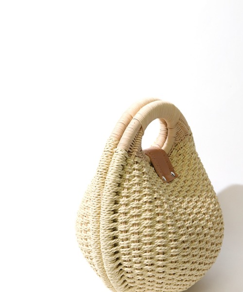 florist(フローリスト)の「ころんと丸い雑材カゴバッグ(ハンドバッグ・レディース・ホワイト/レッド/パープル/ブラウン/カーキ/ベージュ・FREE)」の8枚目の写真