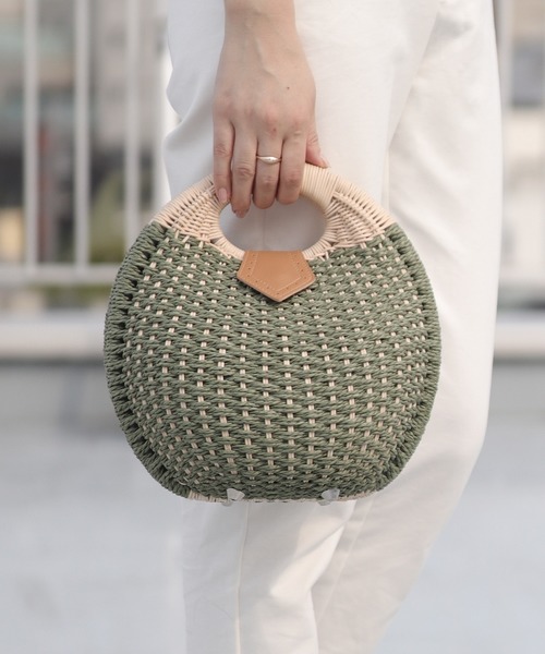 florist(フローリスト)の「ころんと丸い雑材カゴバッグ(ハンドバッグ・レディース・ホワイト/レッド/パープル/ブラウン/カーキ/ベージュ・FREE)」の14枚目の写真