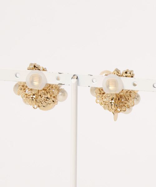 MAYGLOBE（メイグローブ）の「MAYGLOBE Veil / コットンパールビジューモチーフイヤリング（イヤリング・レディース・シルバー/ゴールド・FREE）」の3枚目の写真