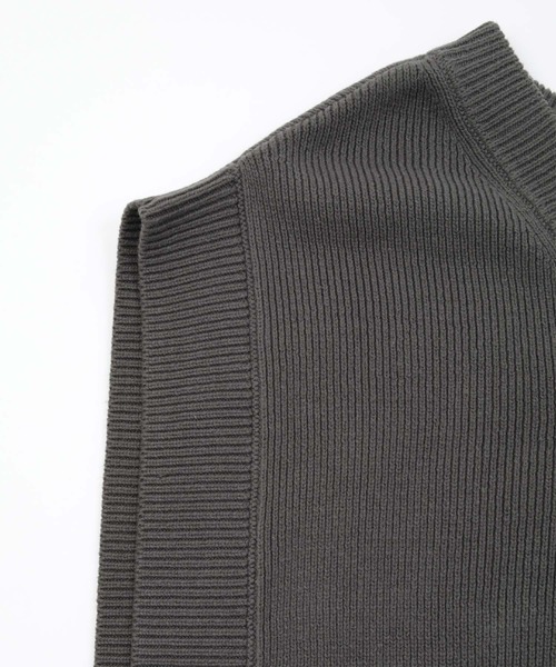 titivate（ティティベイト）の「ｵｰﾊﾞｰｻｲｽﾞVﾈｯｸﾆｯﾄﾍﾞｽﾄ（ニット/セーター・レディース・ライトベージュ/ブラック/オフホワイト/グレー・FREE）」の11枚目の写真