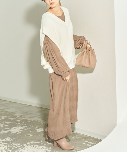 titivate（ティティベイト）の「ｵｰﾊﾞｰｻｲｽﾞVﾈｯｸﾆｯﾄﾍﾞｽﾄ（ニット/セーター・レディース・ライトベージュ/ブラック/オフホワイト/グレー・FREE）」の17枚目の写真