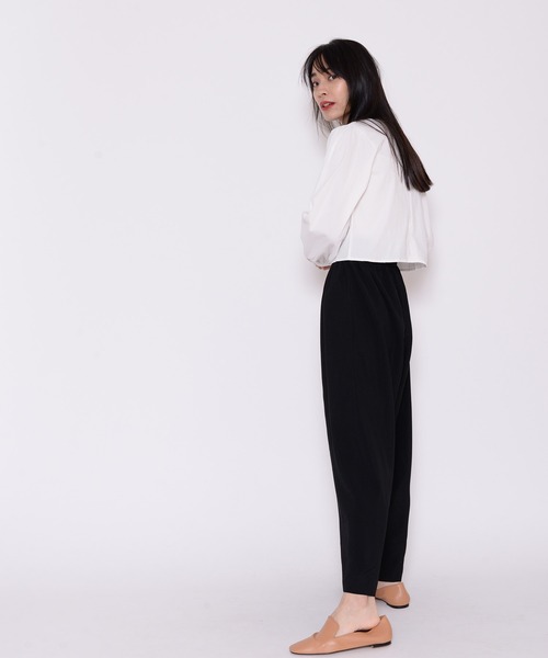 ECRIRE(エクリール)の「ギャザーリラックスパンツ(その他パンツ・レディース・ブラック/ダークブラウン・フリー)」の9枚目の写真