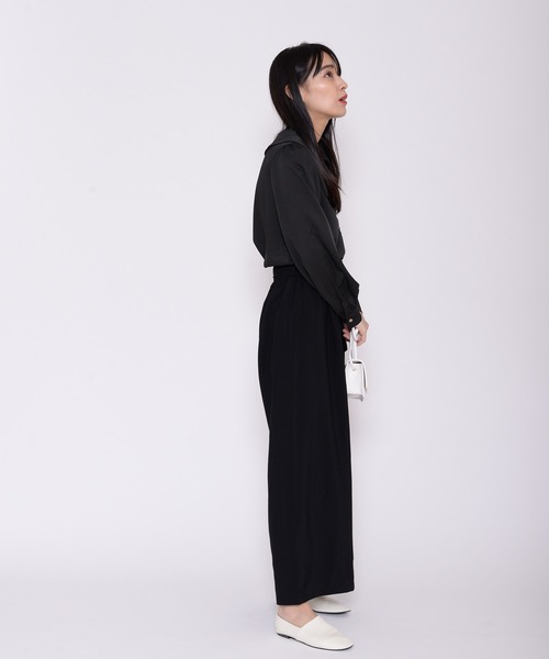 ECRIRE(エクリール)の「ギャザーリラックスパンツ(その他パンツ・レディース・ブラック/ダークブラウン・フリー)」の17枚目の写真