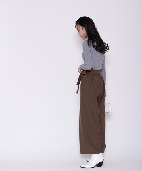ECRIRE(エクリール)の「ギャザーリラックスパンツ(その他パンツ・レディース・ブラック/ダークブラウン・フリー)」の4枚目の写真