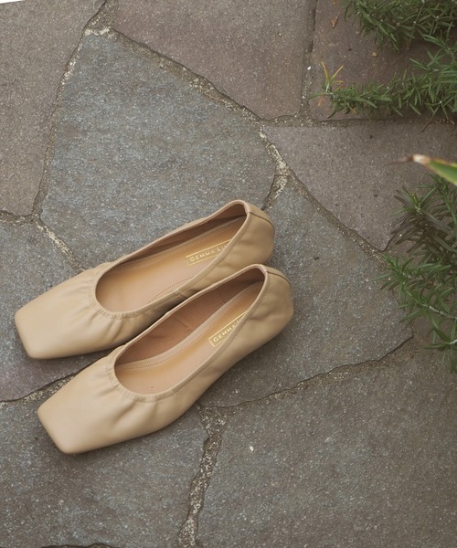 Daniella&GEMMA（ダニエラアンドジェマ）の「スクエアトゥキトゥンヒールパンプス（パンプス・レディース・パープル/ブラック/ベージュ/アイボリー・37/39/38/36/35）」の4枚目の写真