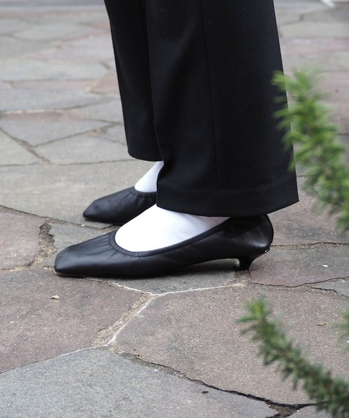 Daniella&GEMMA（ダニエラアンドジェマ）の「スクエアトゥキトゥンヒールパンプス（パンプス・レディース・パープル/ブラック/ベージュ/アイボリー・37/39/38/36/35）」の6枚目の写真