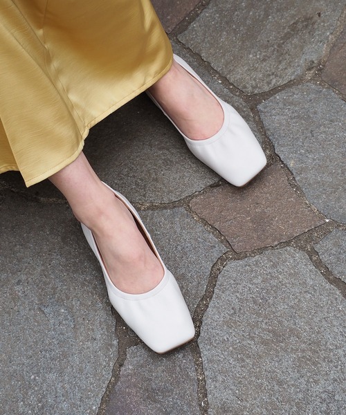 Daniella&GEMMA（ダニエラアンドジェマ）の「スクエアトゥキトゥンヒールパンプス（パンプス・レディース・パープル/ブラック/ベージュ/アイボリー・37/39/38/36/35）」の17枚目の写真