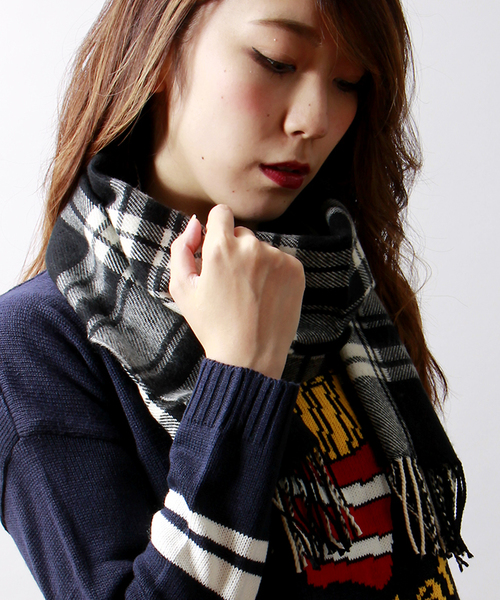 WEGO（ウィゴー）の「WEGO/チェックマフラー（マフラー・メンズ・ホワイト/ホワイト系その他/ブラック/グレー/グリーン/ブルー/ピンク/レッド/レッド系その他/ワイン・FREE）」の4枚目の写真