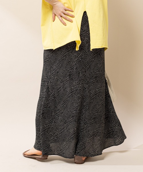 SHENERY（シーナリー）の「レーヨンプリントマーメイドマキシスカート（スカート・レディース・ブラック/レッド/オフホワイト・36/38）」の16枚目の写真