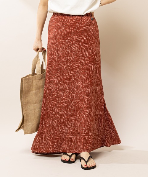 SHENERY（シーナリー）の「レーヨンプリントマーメイドマキシスカート（スカート・レディース・ブラック/レッド/オフホワイト・36/38）」の11枚目の写真