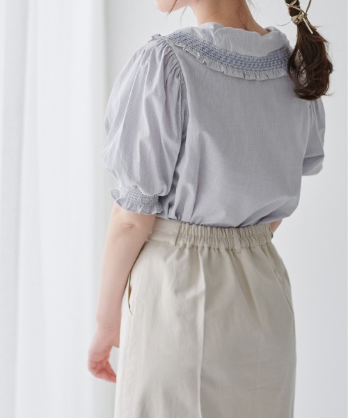 OLIVE des OLIVE（オリーブデオリーブ）の「スモッキングカラーブラウス（シャツ/ブラウス・レディース・ライトグレー/ベージュ/オフホワイト・FREE）」の13枚目の写真