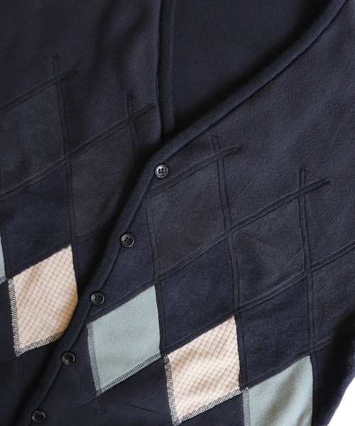 AlexanderLeeChang（アレキサンダーリーチャン）の「AlexanderLeeChang アレキサンダーリーチャン / ARGYLE FLEECE CARDIGAN アーガイルフリースカーディガン / AC032103（カーディガン/ボレロ・メンズ・サンドベージュ/ブラック・3/2）」の14枚目の写真
