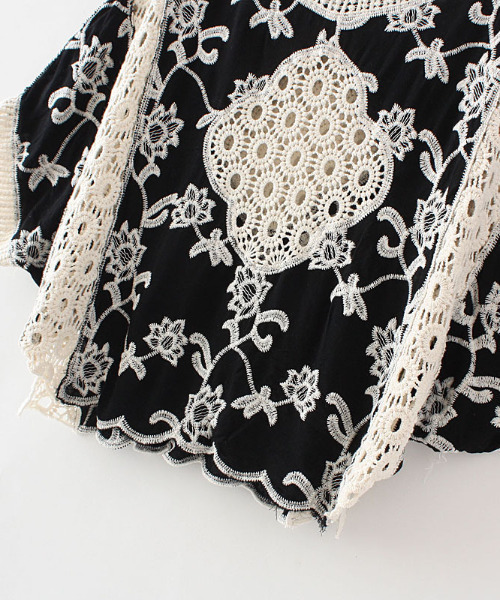emi+(エミプラス)の「5分袖ルーズシルエット刺繍ブラウス(シャツ/ブラウス・レディース・ホワイト/ブラック/ブラック系その他・FREE)」の7枚目の写真